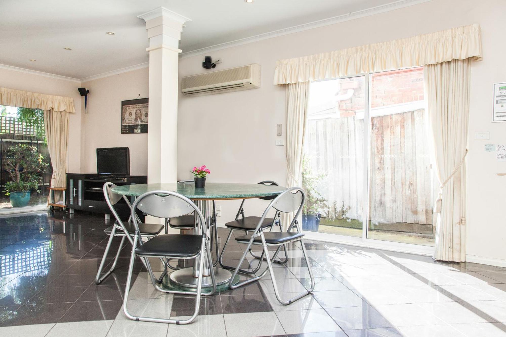 Abbotsford Private Rooms & Pods - 15 Charles Homestay Melbourne Exterior foto